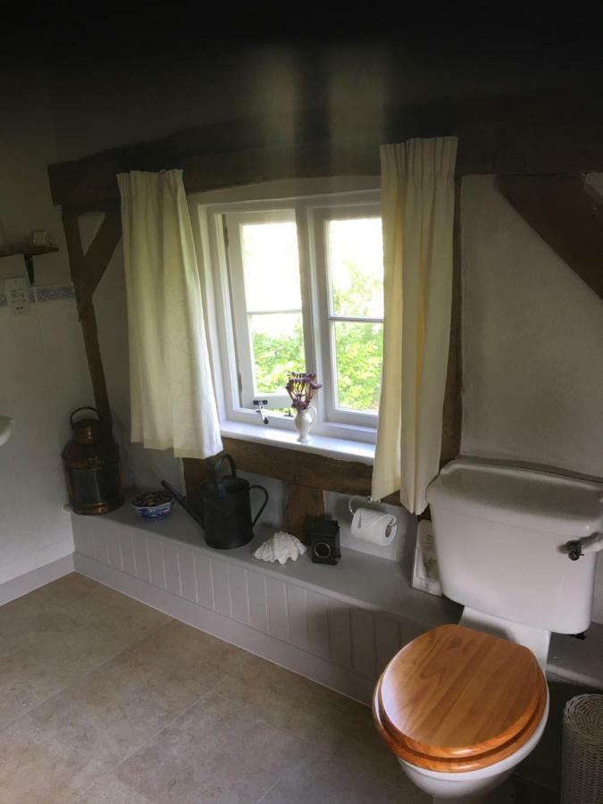 Bumble Cottage B&B Stradbroke Экстерьер фото